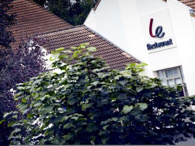Hotel Campanile - Bordeaux Nord Le Lac - Bild 2