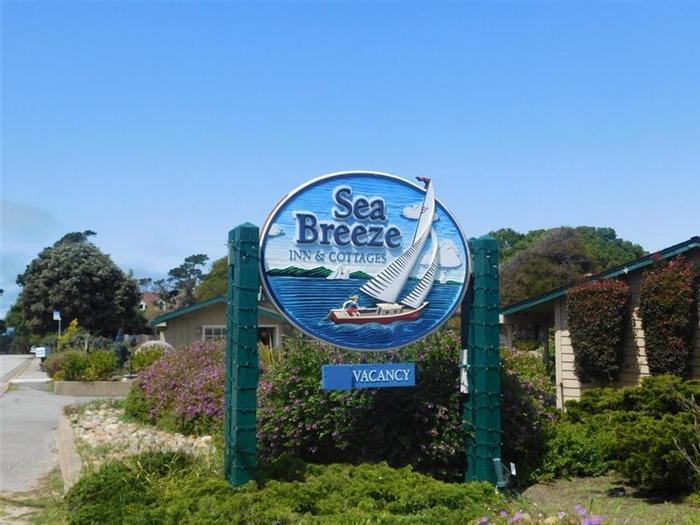 Hotel Sea Breeze Inn & Cottages - Bild 1