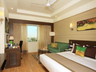 Hotel Lemon Tree Premier UlsoorLake Bengaluru - Bild 3