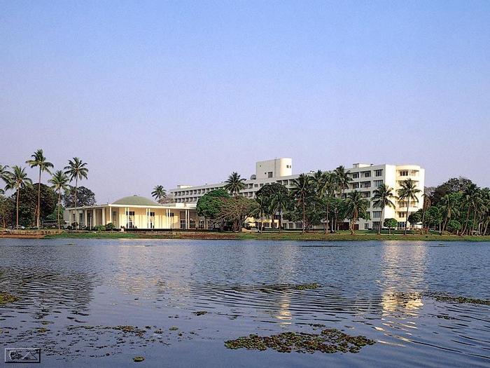 Hotel Inya Lake - Bild 1