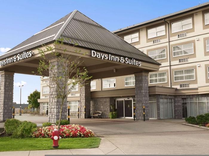 Hotel Days Inn & Suites by Wyndham Langley - Bild 1