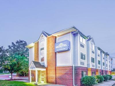 Hotel Microtel Inn & Suites by Wyndham Newport News Airport - Bild 3
