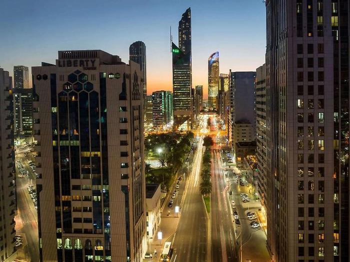 Hotel TRYP by Wyndham Abu Dhabi City Center - Bild 1