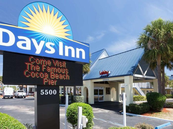 Hotel Days Inn by Wyndham Cocoa Beach Port Canaveral - Bild 1