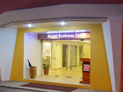Grand Regal Hotel Davao - Bild 2