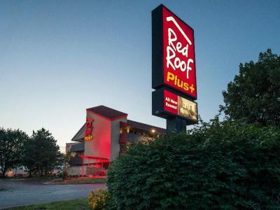 Hotel Red Roof PLUS+ St Louis - Forest Park/Hampton Ave - Bild 4
