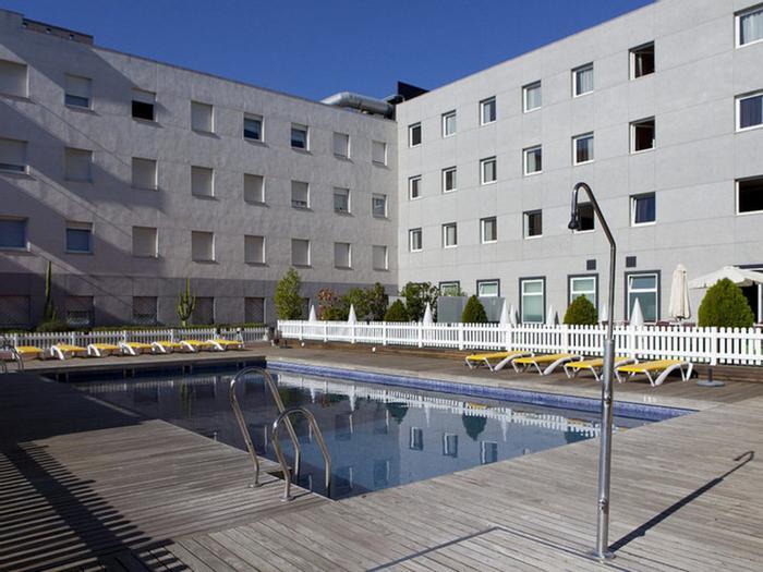 Apartamentos Vértice Sevilla Aljarafe - Bild 1