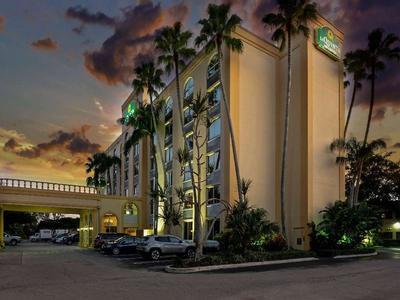 Hotel La Quinta Inn & Suites by Wyndham West Palm Beach Airport - Bild 4
