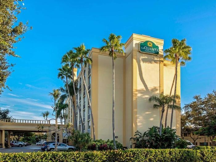 Hotel La Quinta Inn & Suites by Wyndham West Palm Beach Airport - Bild 1