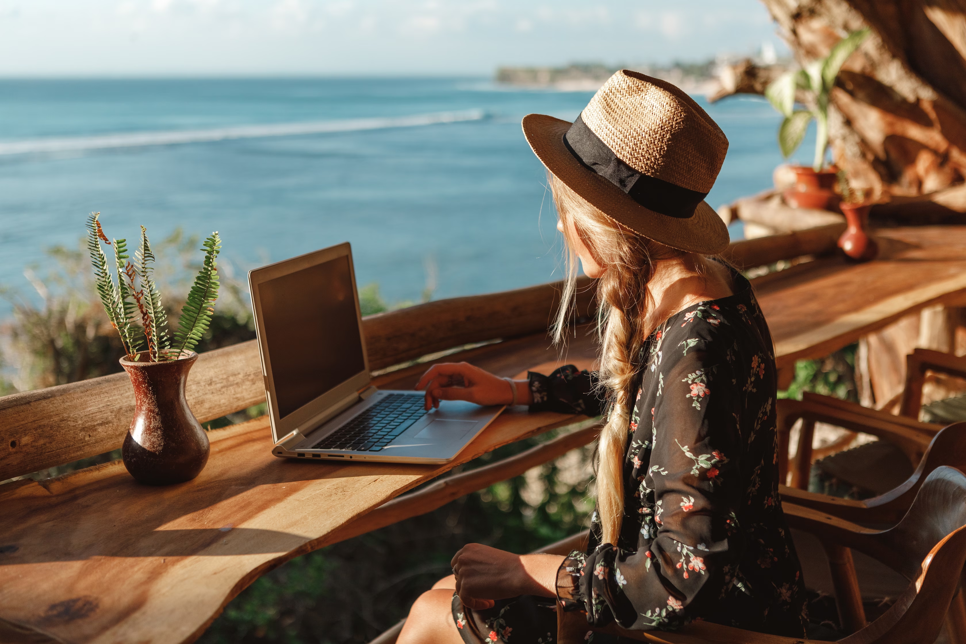 Frau Laptop Cafe Klein as 362565694