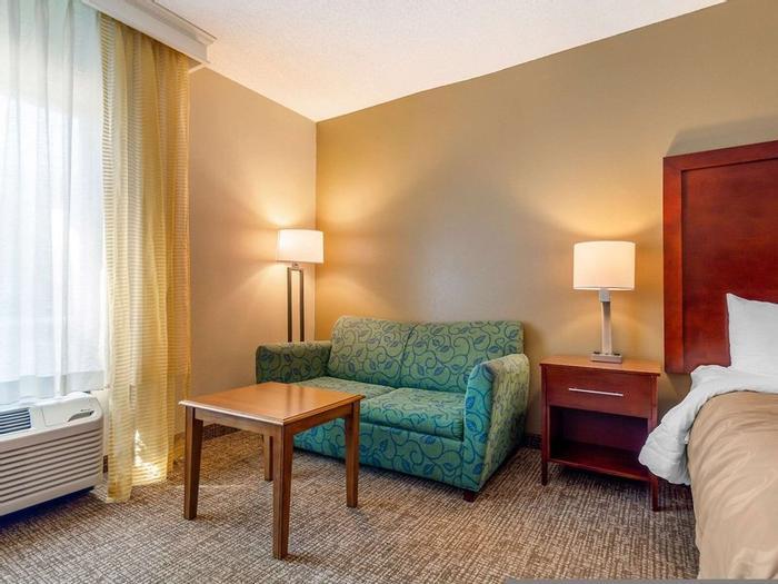 Hotel Quality Inn & Suites Olde Town - Bild 1