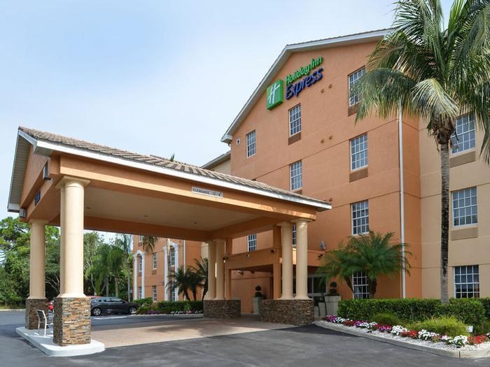 Holiday Inn Express & Suites Naples North - Bonita Springs - Bild 1