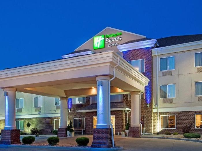 Holiday Inn Express & Suites Dickinson - Bild 1