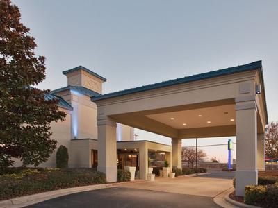 Holiday Inn Express Hotel & Suites Wilson I-95 - Bild 2