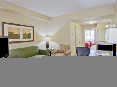 Hotel Country Inn & Suites by Radisson, Port Charlotte, FL - Bild 3