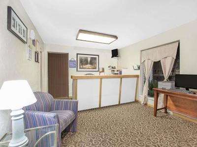 Hotel Travel Inn & Suites - Bild 2