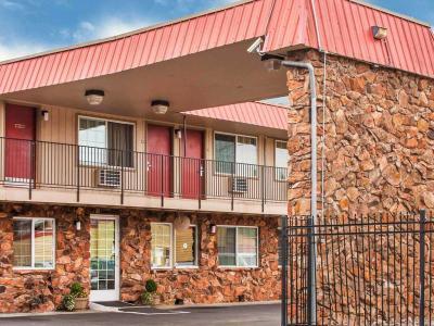 Hotel Econo Lodge Inn & Suites Hillsboro - Portland West - Bild 2