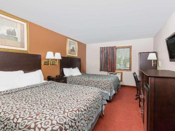Hotel Days Inn & Suites by Wyndham Des Moines Airport - Bild 1