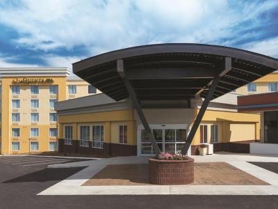 Hotel La Quinta Inn & Suites by Wyndham Lynchburg at Liberty Univ. - Bild 2