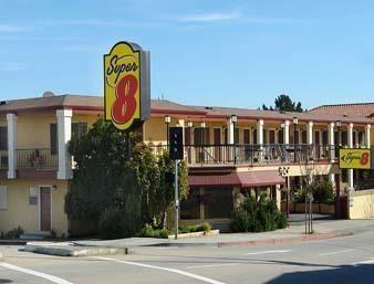 Hotel Super 8 by Wyndham Santa Cruz/Beach Boardwalk East - Bild 4