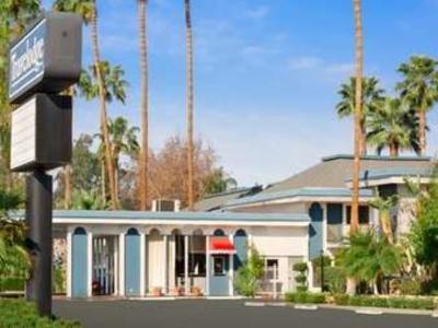 Hotel Travelodge by Wyndham Bakersfield - Bild 2