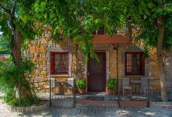 Varos Village Hotel & Residences - Bild 2