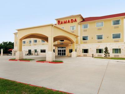 Hotel Ramada by Wyndham College Station - Bild 2