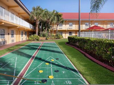 Hotel La Quinta Inn by Wyndham Cocoa Beach-Port Canaveral - Bild 2