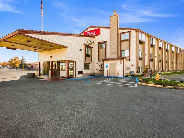 Hotel Red Roof Inn & Suites Medford - Airport - Bild 1