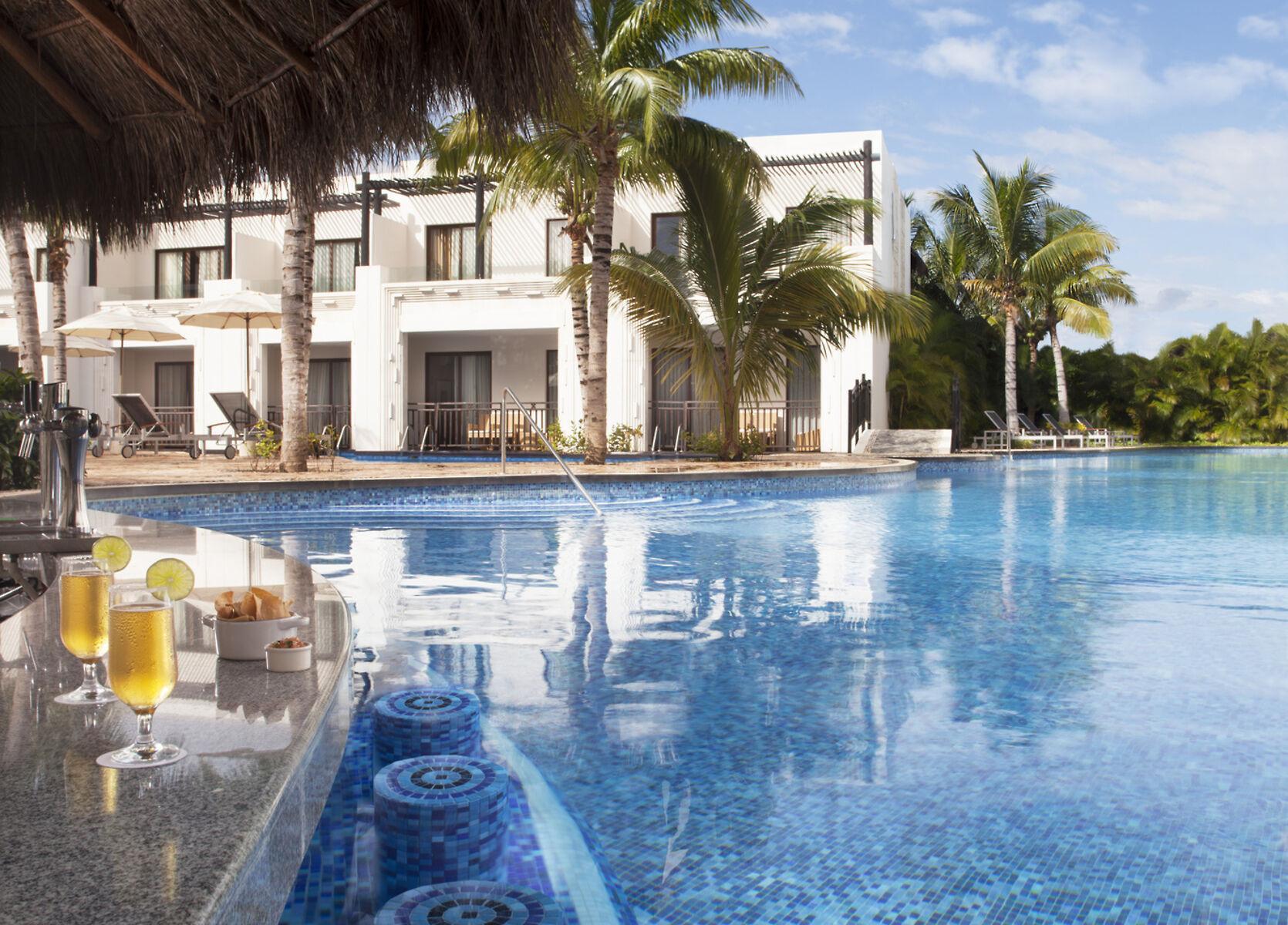 Hotel Azul Beach Resort Riviera Cancún by Karisma - Bild 1