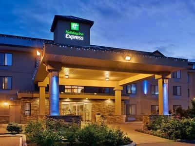Hotel Holiday Inn Express & Suites Vernon - Bild 2