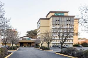 Hotel Clarion Inn & Suites by Hampton Convention Center - Bild 5