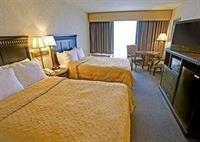 Hotel Clarion Inn & Suites by Hampton Convention Center - Bild 1