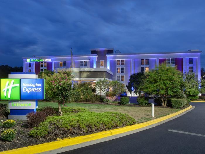 Hotel Holiday Inn Express Washington DC East - Andrews AFB - Bild 1