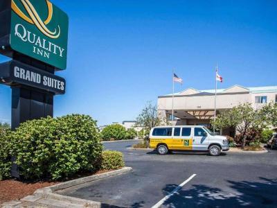 Hotel Quality Inn Grand Suites - Bild 3
