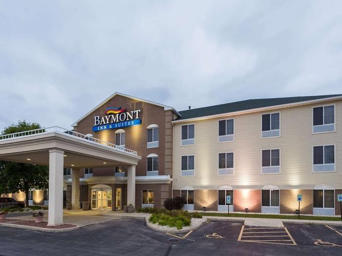 Hotel Baymont by Wyndham Waterford/Burlington WI - Bild 1