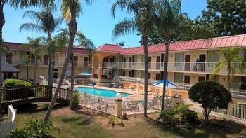Hotel Days Inn & Suites by Wyndham Port Richey - Bild 5