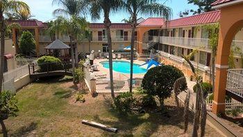 Hotel Days Inn & Suites by Wyndham Port Richey - Bild 3
