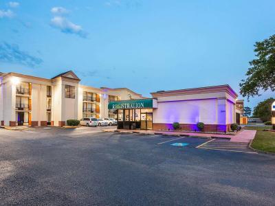 Hotel Days Inn by Wyndham Hampton Near Coliseum Convention Center - Bild 3