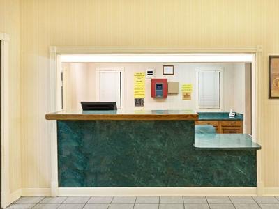 Hotel Super 8 by Wyndham Covington - Bild 5