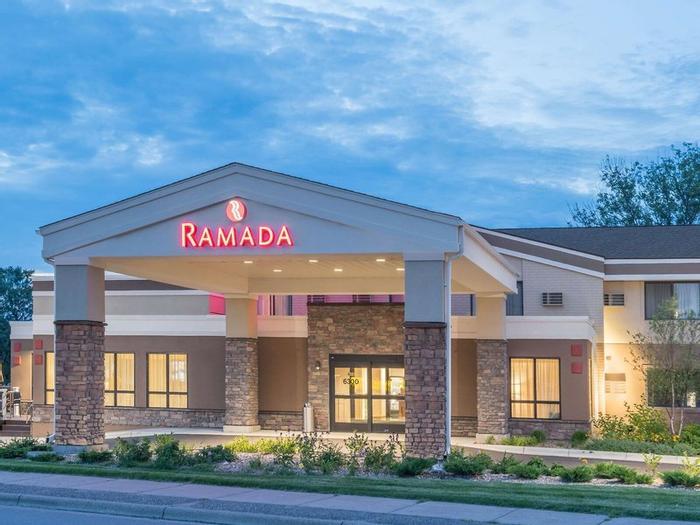 Ramada by Wyndham Minneapolis Golden Valley - Bild 1