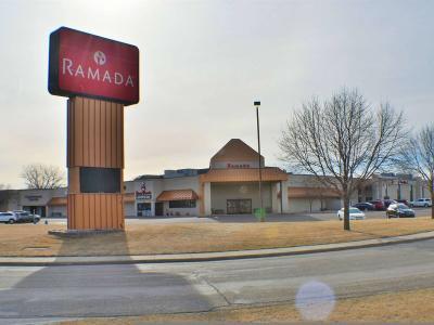 Hotel Ramada by Wyndham Sioux Falls Airport-Waterpark & Event Ctr - Bild 2