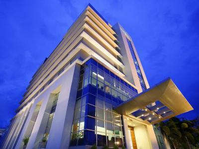 Hotel Santika Makassar - Bild 2