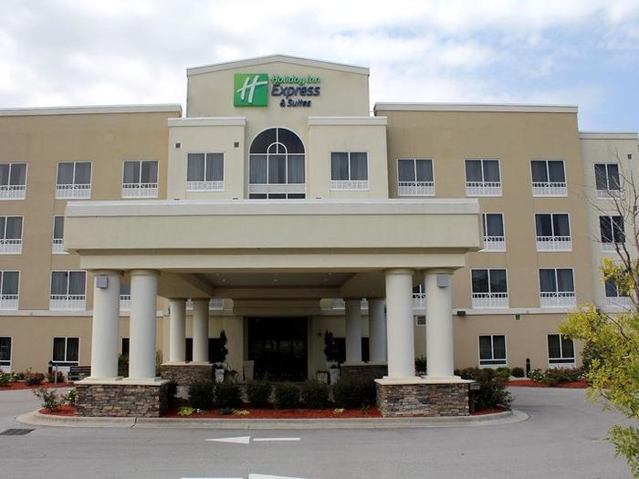 Holiday Inn Express Hotel & Suites Havelock NW - New Bern - Bild 1
