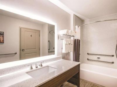 Hotel La Quinta Inn & Suites by Wyndham Chambersburg - Bild 4