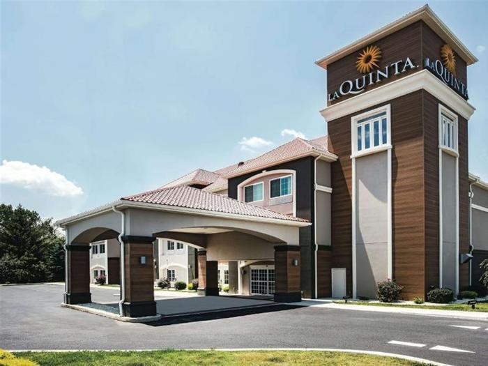 Hotel La Quinta Inn & Suites by Wyndham Chambersburg - Bild 1