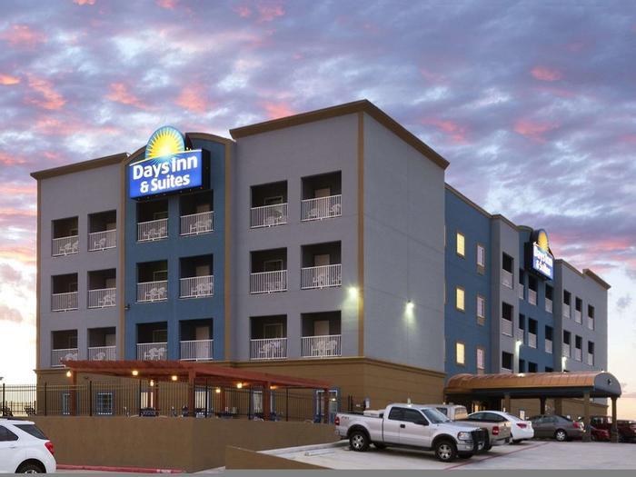 Hotel Days Inn & Suites by Wyndham Galveston West/Seawall - Bild 1