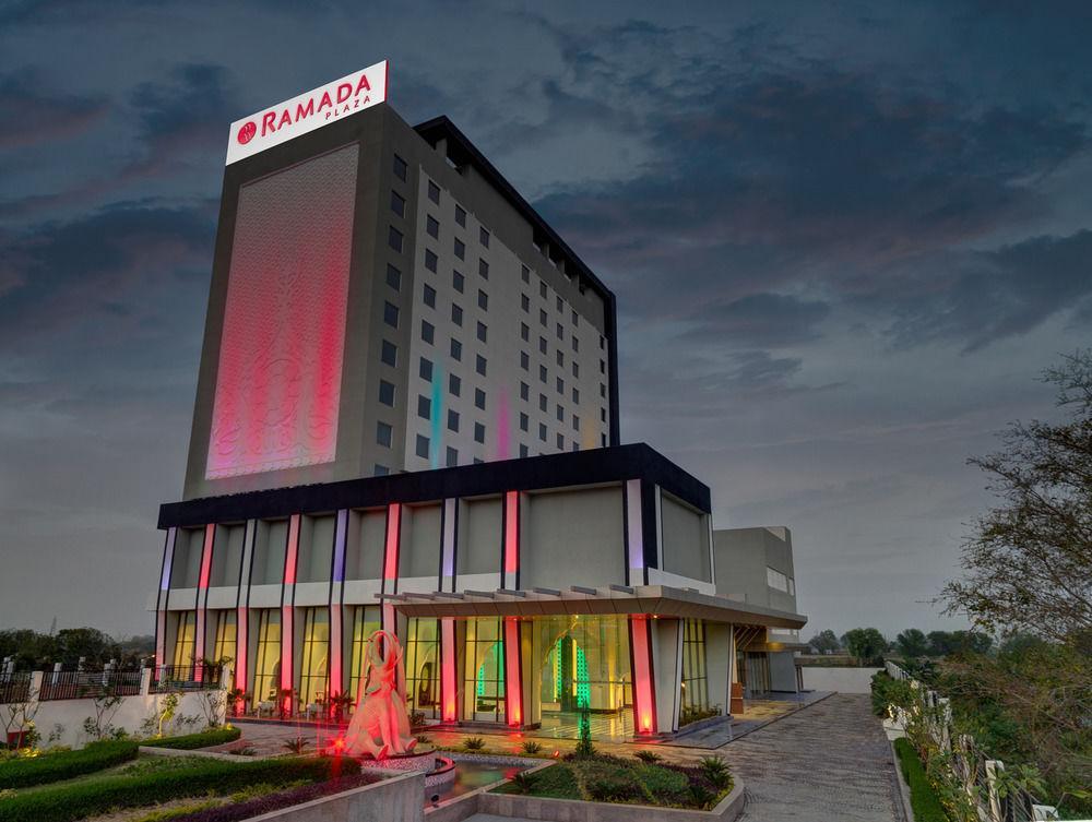 Hotel Ramada Plaza by Wyndham Agra - Bild 1