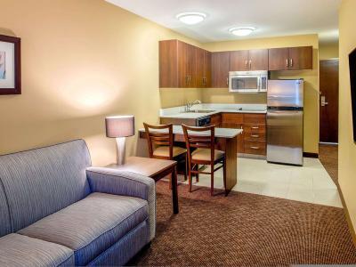 Hotel Microtel Inn & Suites by Wyndham Red Deer - Bild 3