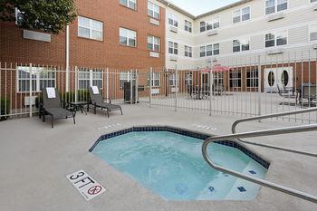 Hotel TownePlace Suites Dallas Bedford - Bild 4